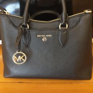 Michael Kors- Austen satchel
